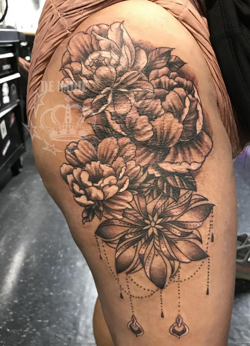 Leg tattoo for woman done by Infierno
